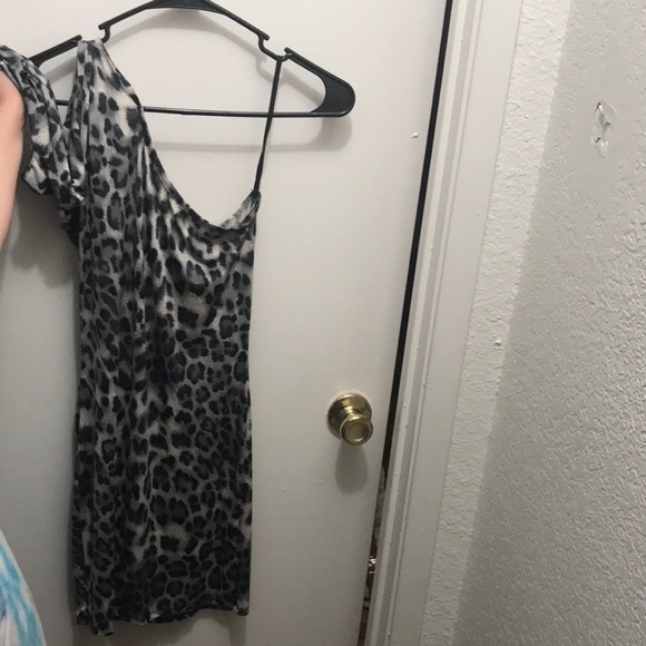 One sleeve leopard print dress size medium only worn once - Picture 1 of 1